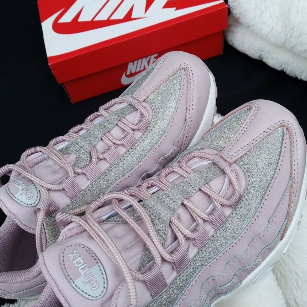 Nike Air Max 95 SE (ROSE) Condition: Pre-owned